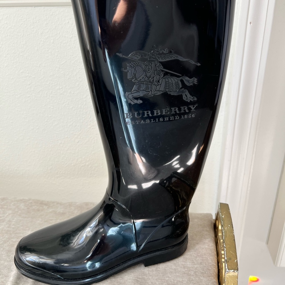 Burberry black rain boots